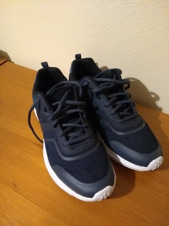 mens trainers size 8